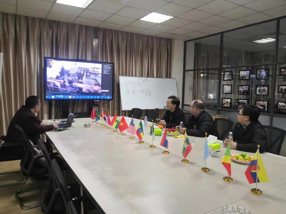 欧冠直播
党委陈为旭书记一行到校友企业福建金泉集团走访调研-5e811a818139580a 欧冠直播
党委陈为旭书记一行到校友企业福建金泉集团走访调研-5e811a818139580a